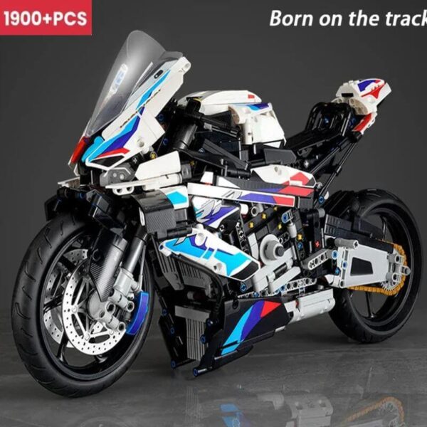 Dimensions réalistes de la BMW 1000 RR montée.