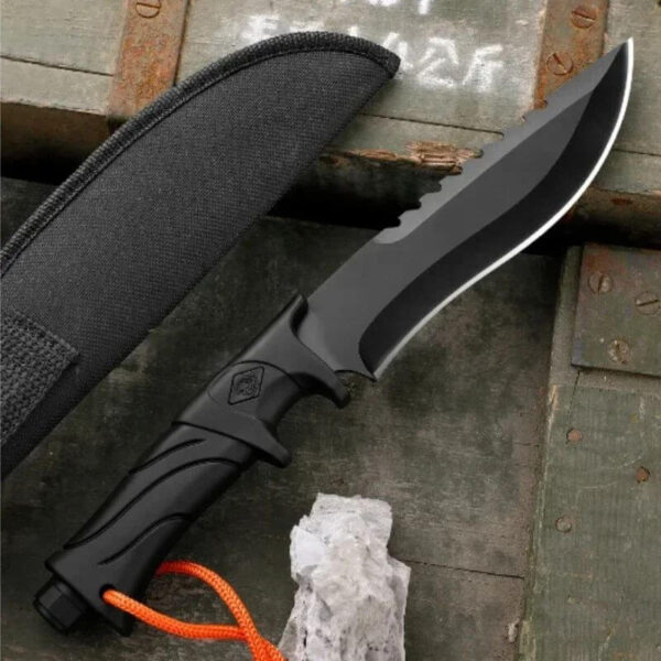 Couteau de chasse compact et léger