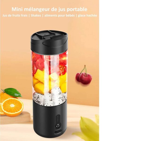 Vue avant du shaker à fruits pour smoothies